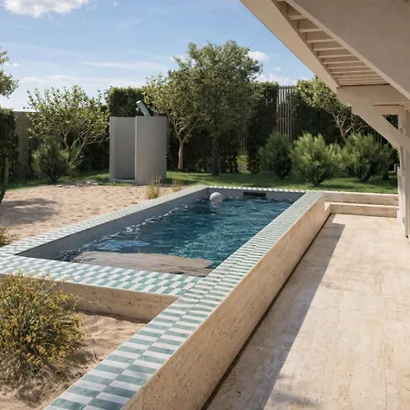 Villa D'architecte Avec Piscine Et A Pied