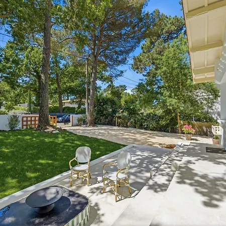 D'exception Avec Piscine Et A Pied