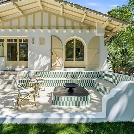 D'exception Avec Piscine Et A Pied Villa