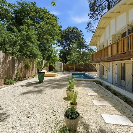Villa D'exception Avec Piscine Et A Pied